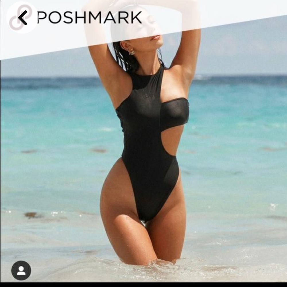 New love wave Yinyang one piece in black XS